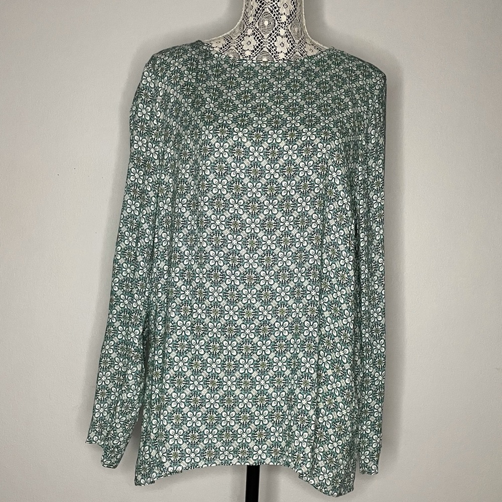 J Jill Pleated Back Green Patterned Top